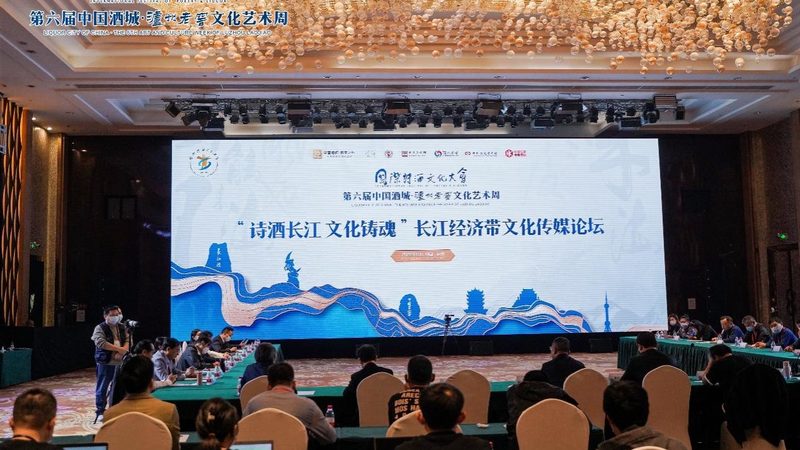 代理记账与全职会计：文化传媒公司财务管理的两大选择**